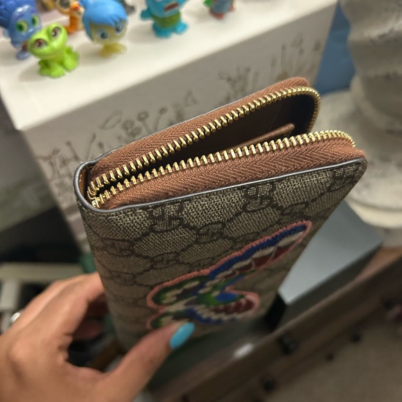 Limited Edition Gucci - Picture 6 of 7